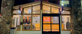 Econo Lodge Inn & Suites